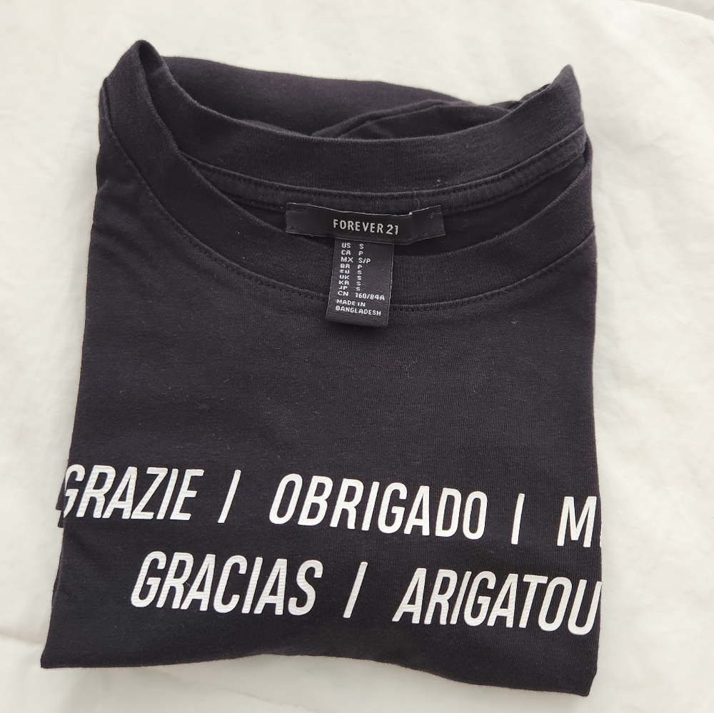 FOREVER 21 BLACK TEE SIZE S